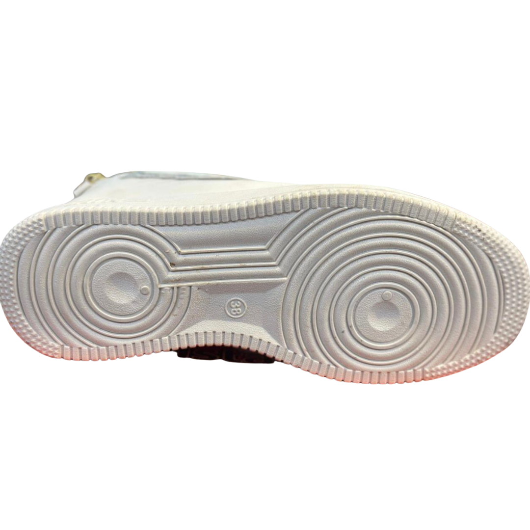 White casual sneakers for women